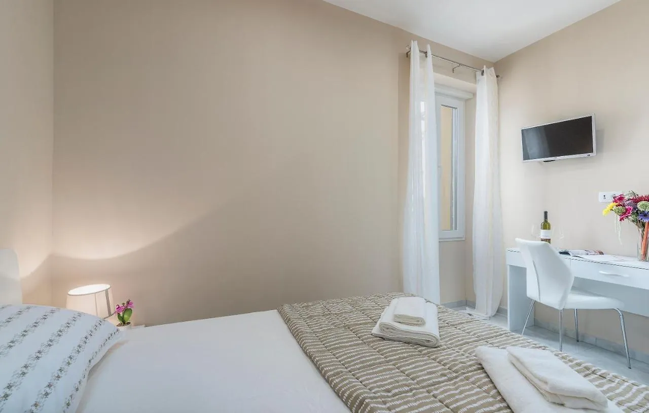 Martin Rooms Porec Bed & Breakfast